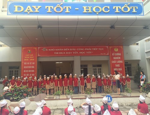 Liên đội trường Tiểu học Ái Mộ A long trọng tổ chức lễ kết nạp Đội viên